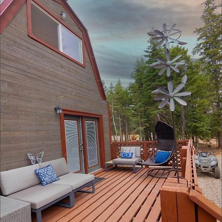 Charming Blue Farmhouse Cabin Duck Creek Village ภายนอก รูปภาพ